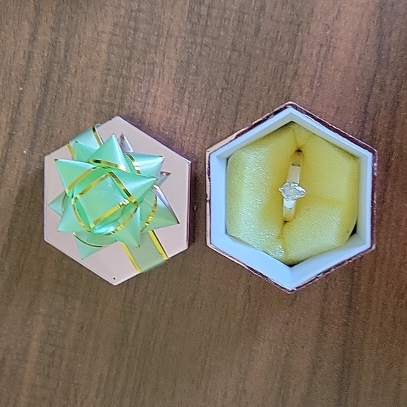 White Gold Diamond Engagement Ring (6.5) - Picture 9 of 10